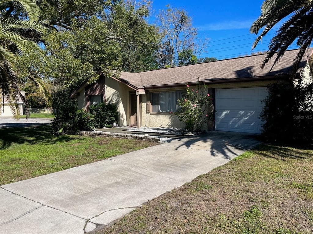 8720 ARROWHEAD DRIVE HUDSON, FL 34667