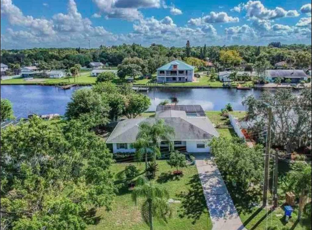 818 BLUE HERON BOULEVARD RUSKIN, FL 33570