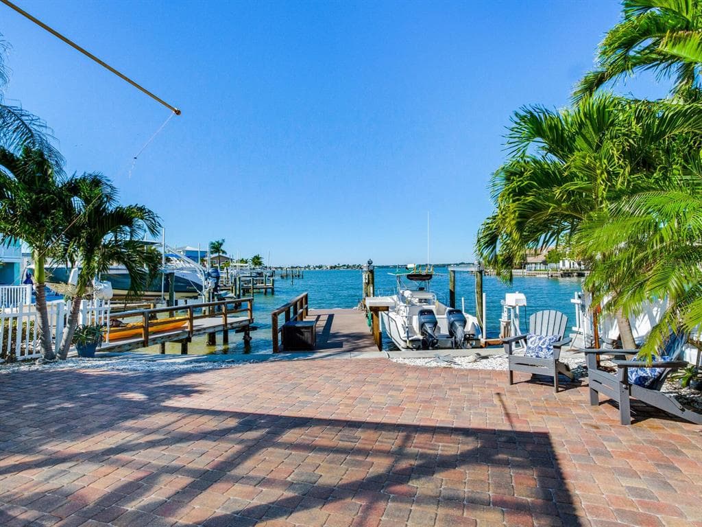 504 161ST AVENUE REDINGTON BEACH, FL 33708