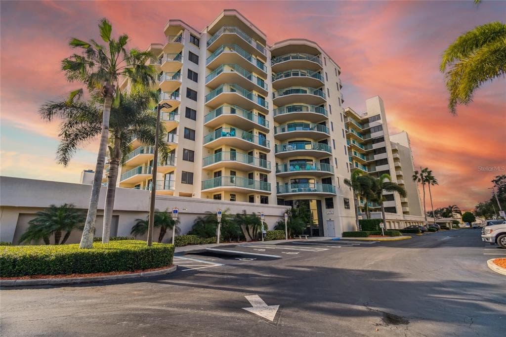670 ISLAND WAY UNIT 605 CLEARWATER, FL 33767