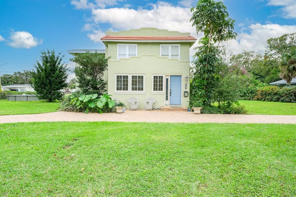 2510 37TH AVENUE N ST PETERSBURG, FL 33713