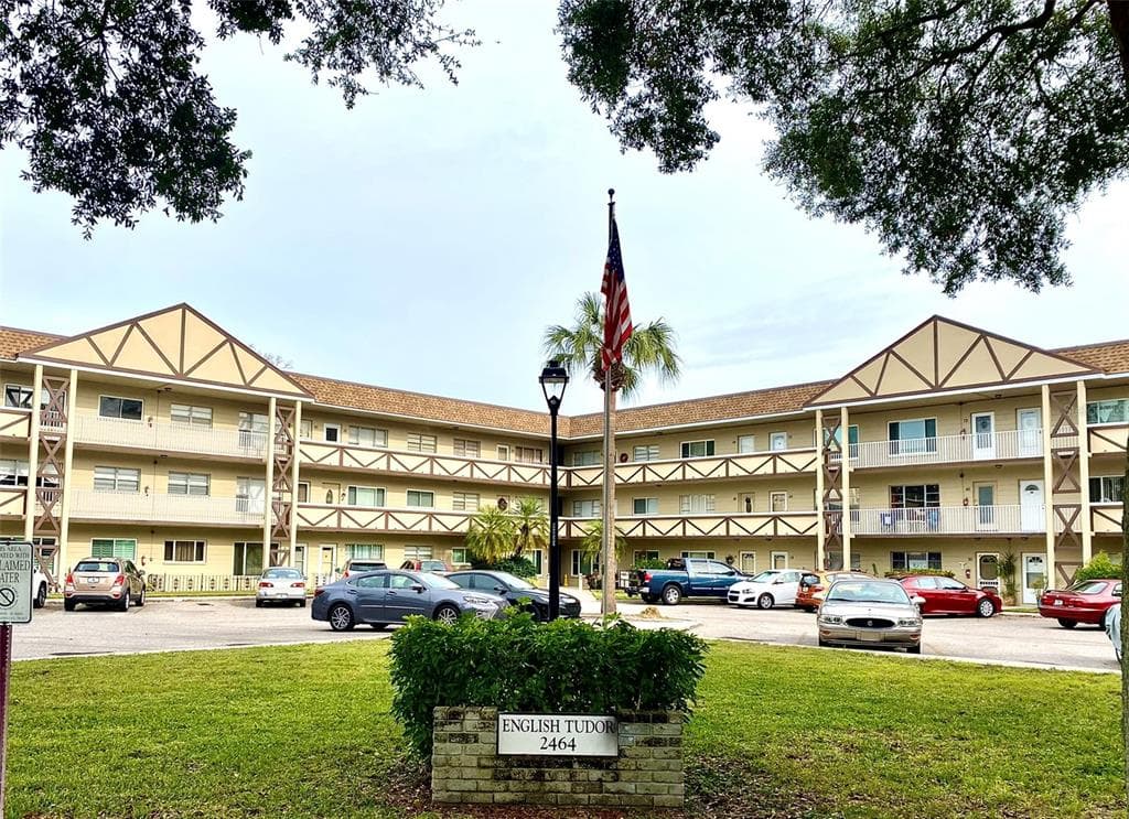 2464 AUSTRALIA WAY E UNIT 72 CLEARWATER, FL 33763