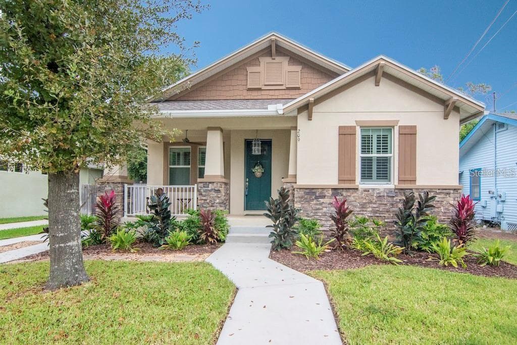 209 W HAMILTON AVENUE TAMPA, FL 33604