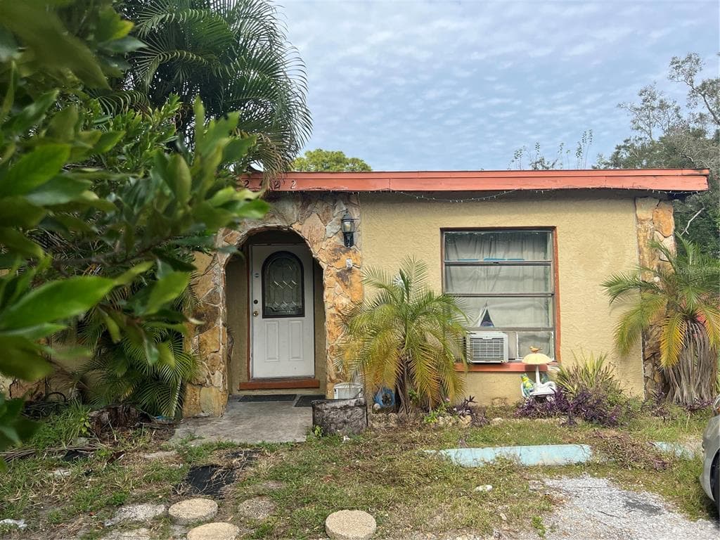 2422 N RAMONA CIRCLE TAMPA, FL 33612