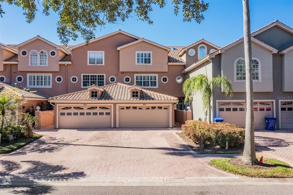 1626 LAGO VISTA BOULEVARD PALM HARBOR, FL 34685