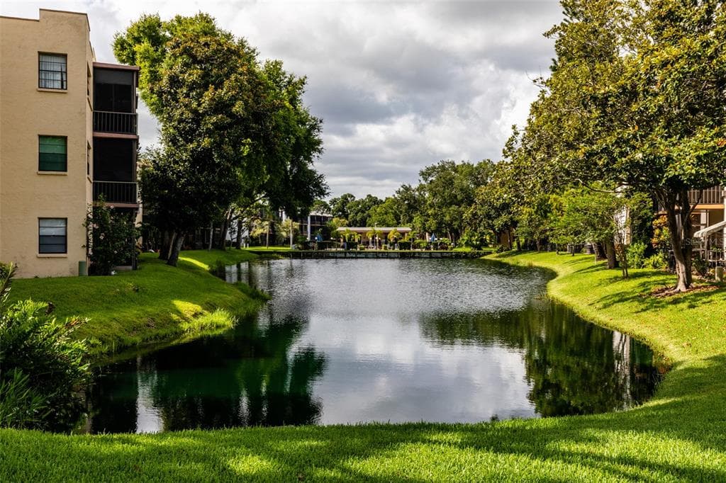 5980 TERRACE PARK DRIVE N UNIT 304 ST PETERSBURG, FL 33709