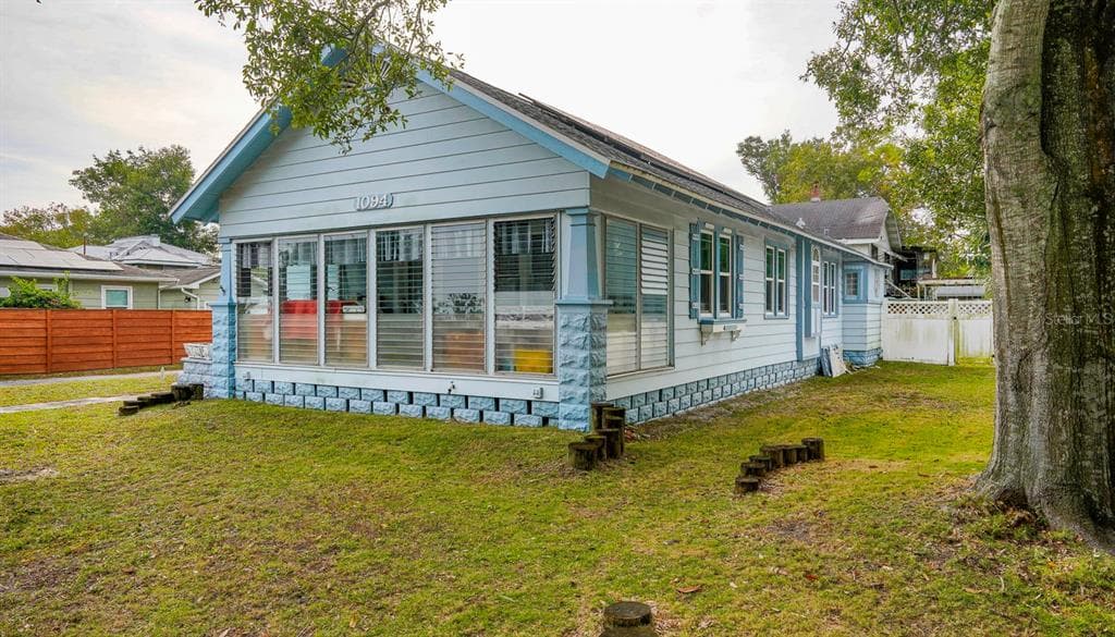 1094 34TH AVENUE N ST PETERSBURG, FL 33704