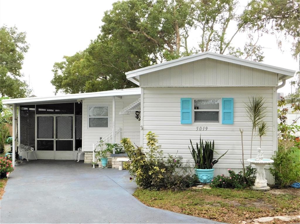 5019 SHIRLEY CIRCLE ZEPHYRHILLS, FL 33542