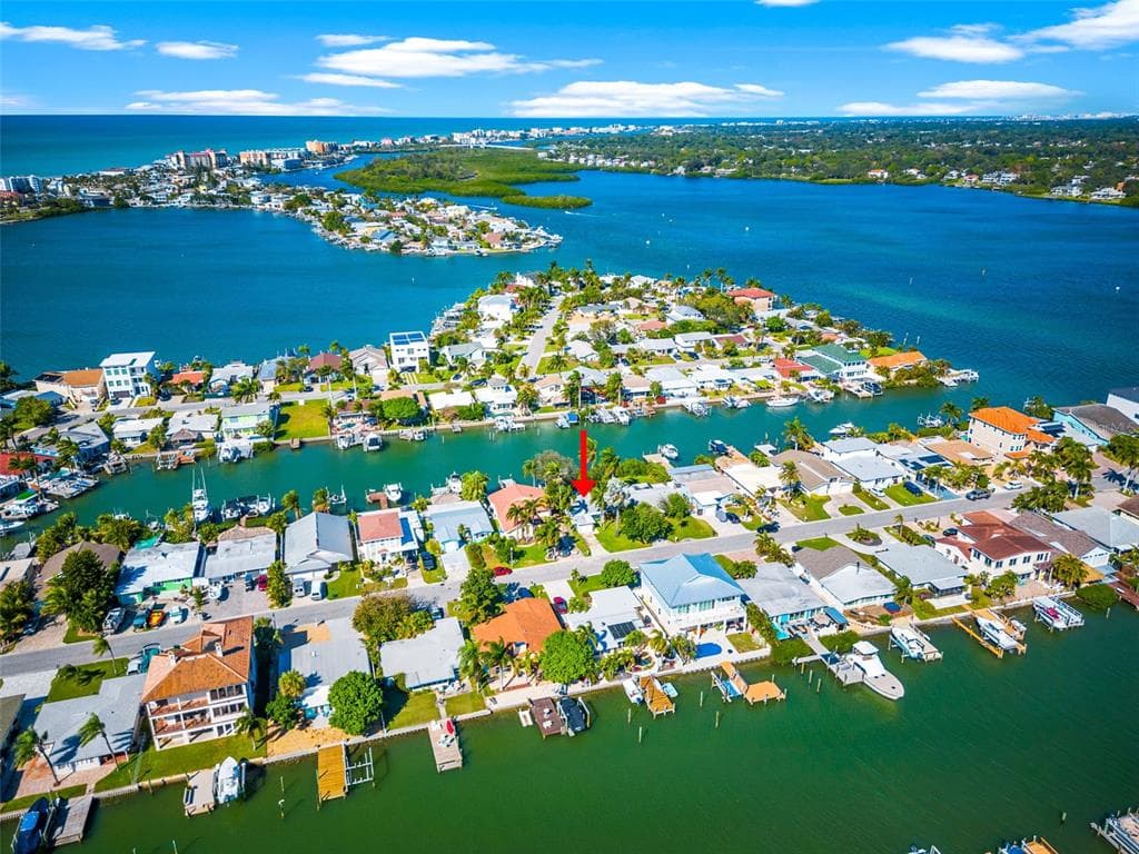 17726 LONG POINT DRIVE REDINGTON SHORES, FL 33708