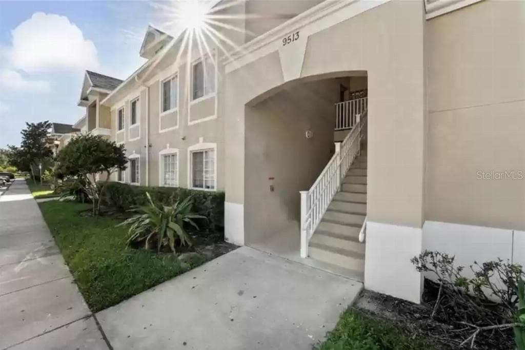 9513 GROVEDALE CIRCLE UNIT 202 RIVERVIEW, FL 33578