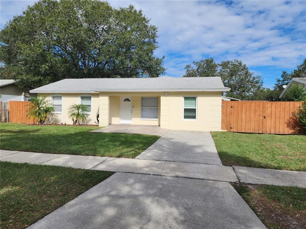 716 FALKIRK AVENUE VALRICO, FL 33594