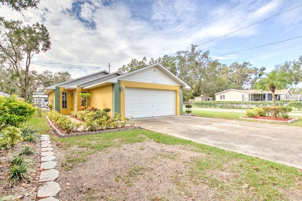 1007 W MADISON STREET PLANT CITY, FL 33563