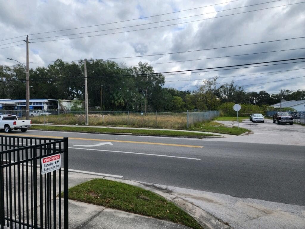 713 W DR MARTIN LUTHER KING JR BOULEVARD PLANT CITY, FL 33563