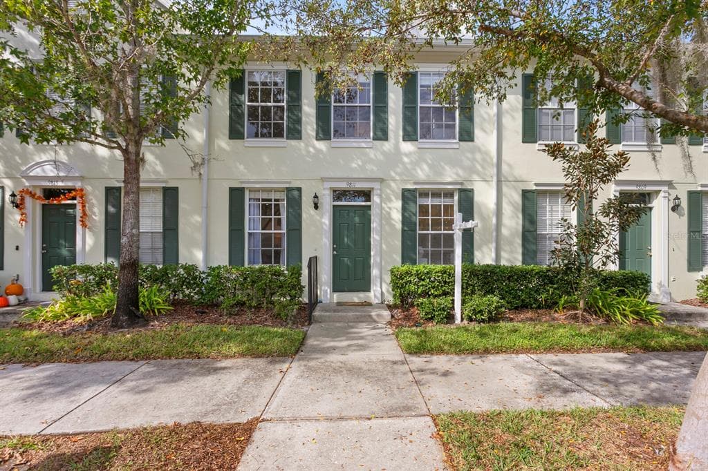 9811 W PARK VILLAGE DRIVE TAMPA, FL 33626