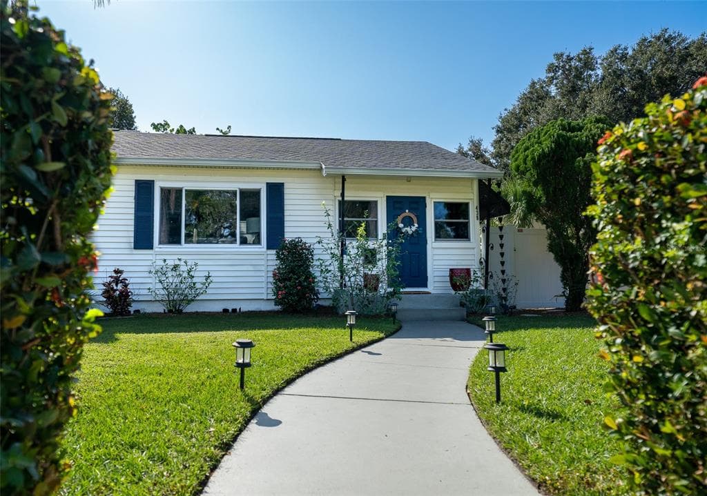 438 37TH AVENUE NE ST PETERSBURG, FL 33704