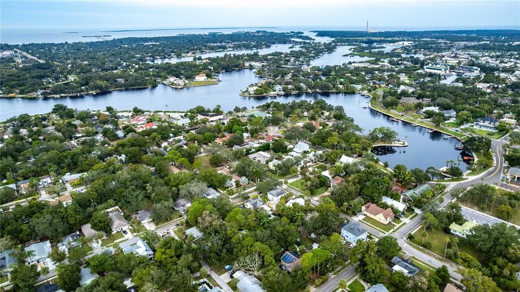 218 BATH STREET TARPON SPRINGS, FL 34689