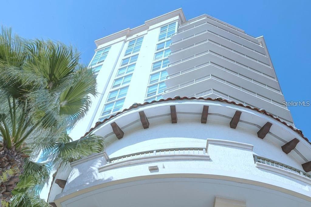 450 KNIGHTS RUN AVENUE UNIT 1605 TAMPA, FL 33602