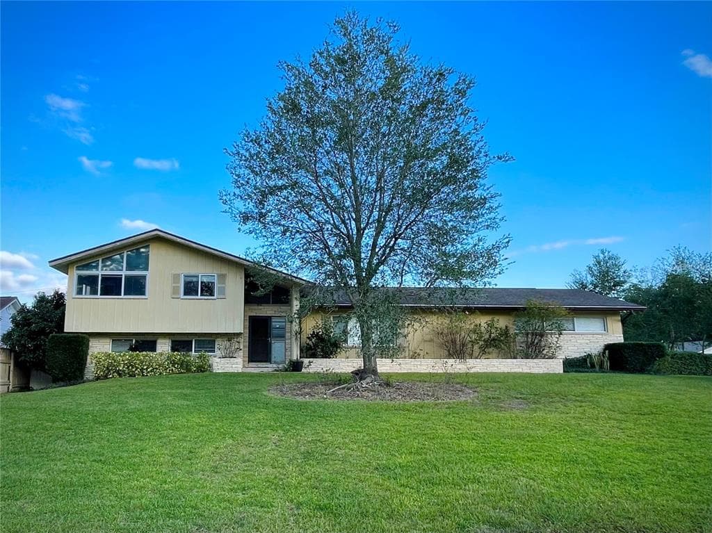 601 GAY ANN DRIVE VALRICO, FL 33594