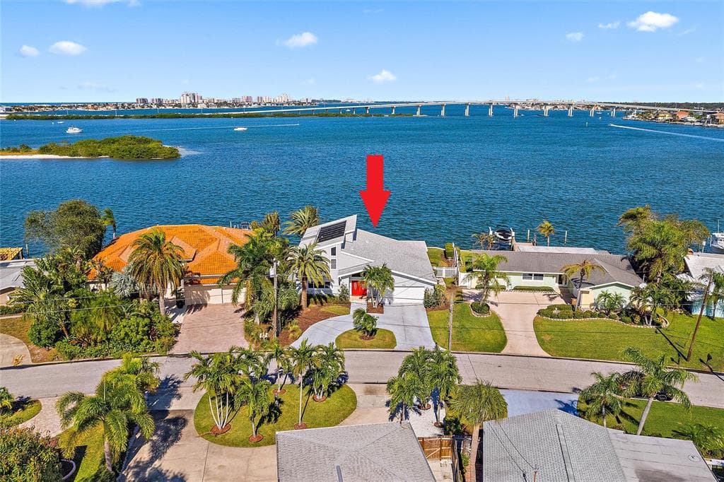 492 HARBOR DRIVE N INDIAN ROCKS BEACH, FL 33785