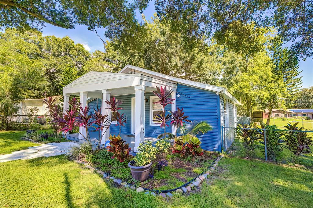 1309 W HIAWATHA STREET TAMPA, FL 33604