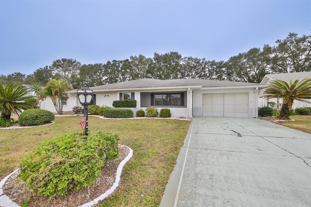 1613 NEW BEDFORD DRIVE SUN CITY CENTER, FL 33573