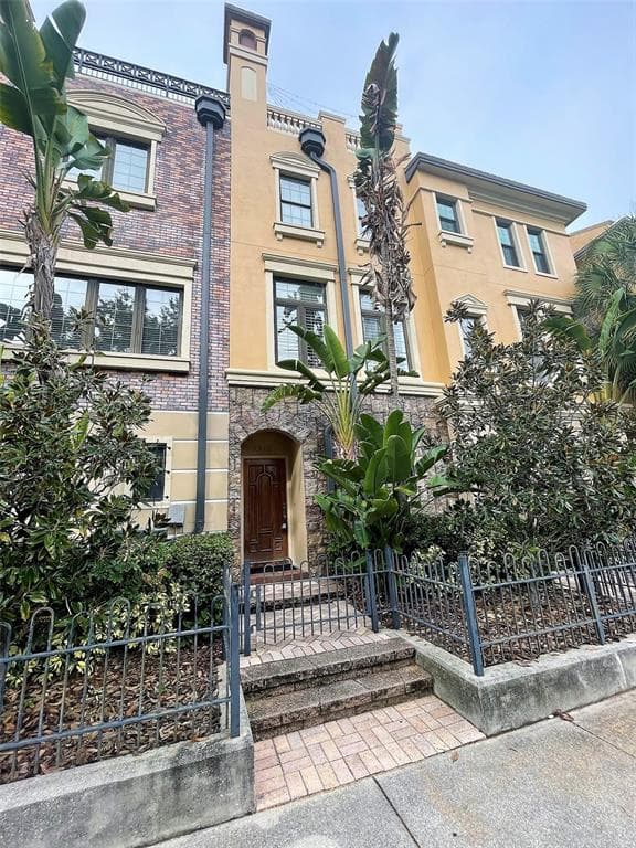 2218 SOHO BAY COURT TAMPA, FL 33606