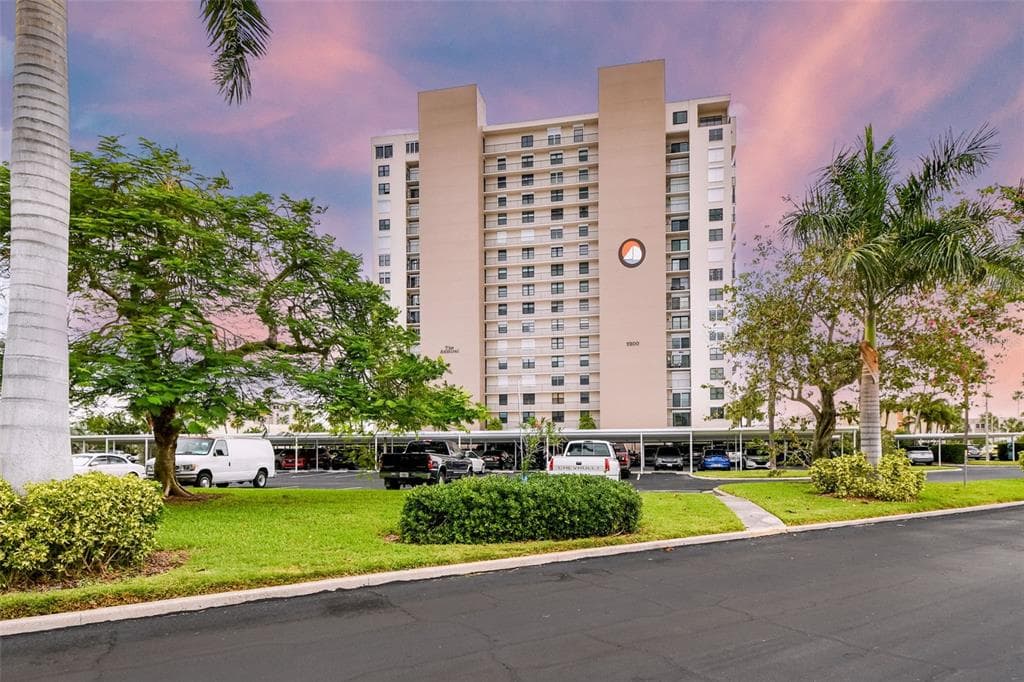 7300 SUN ISLAND DRIVE S UNIT 804 SOUTH PASADENA, FL 33707