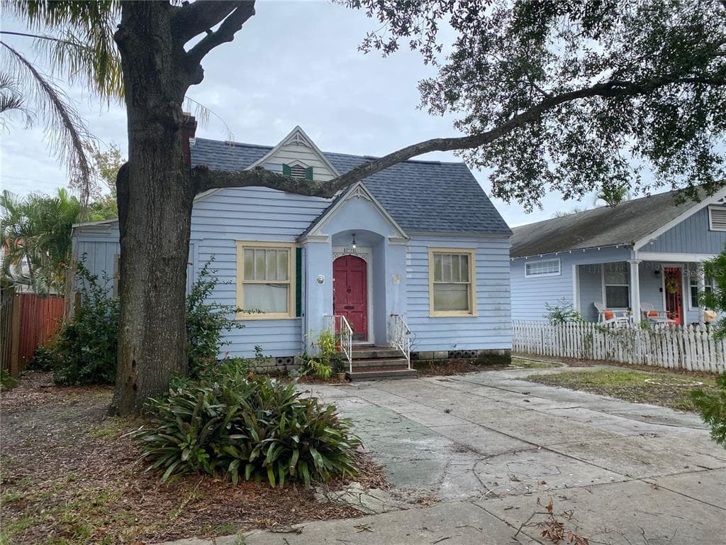 2725 DARTMOUTH AVENUE N ST PETERSBURG, FL 33713