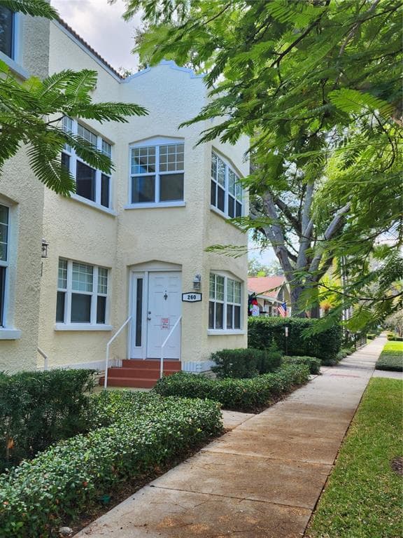 260 15TH AVENUE NE UNIT NA ST PETERSBURG, FL 33704