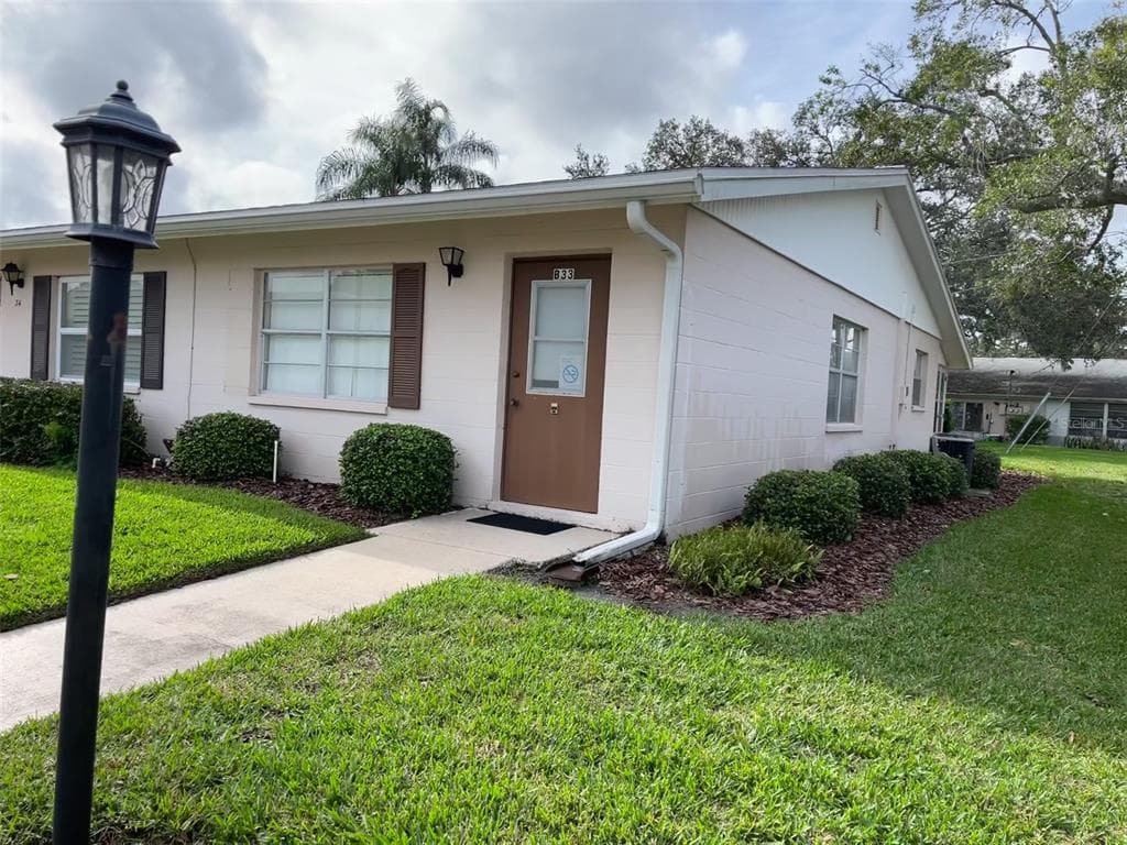 402 DORCHESTER PLACE UNIT 33 SUN CITY CENTER, FL 33573