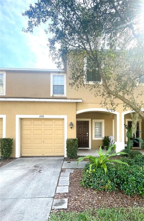 6958 TOWNE LAKE ROAD RIVERVIEW, FL 33578