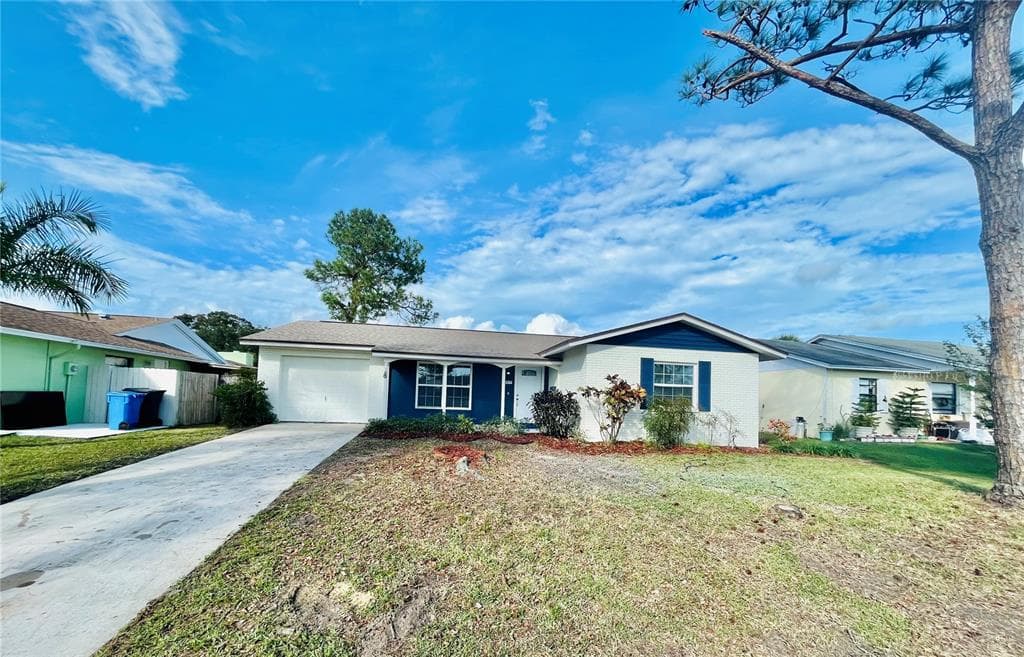 8517 WOODHURST DRIVE TAMPA, FL 33615