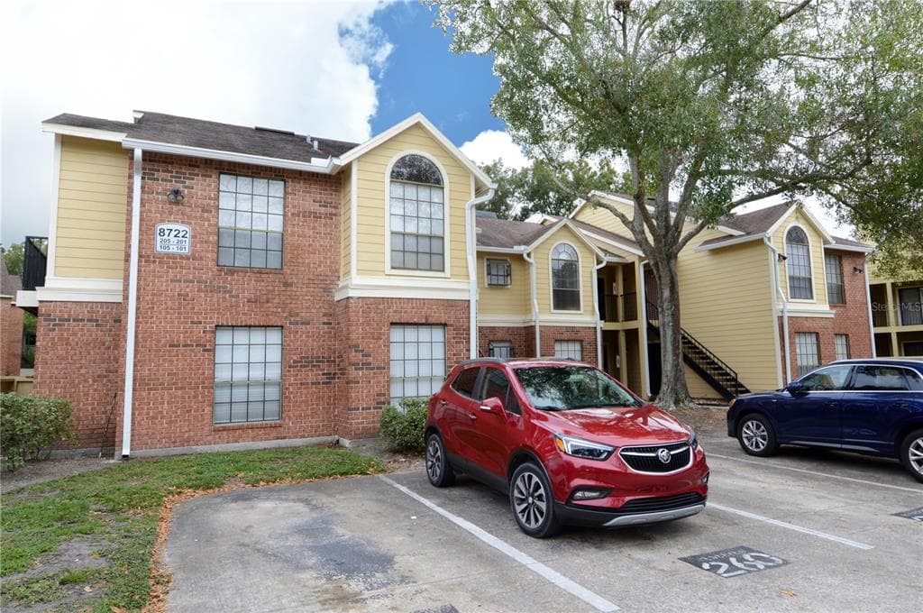 8722 MALLARD RESERVE DRIVE UNIT 202 TAMPA, FL 33614