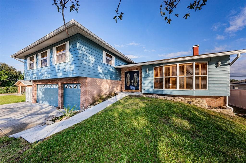 8273 131ST WAY N SEMINOLE, FL 33776