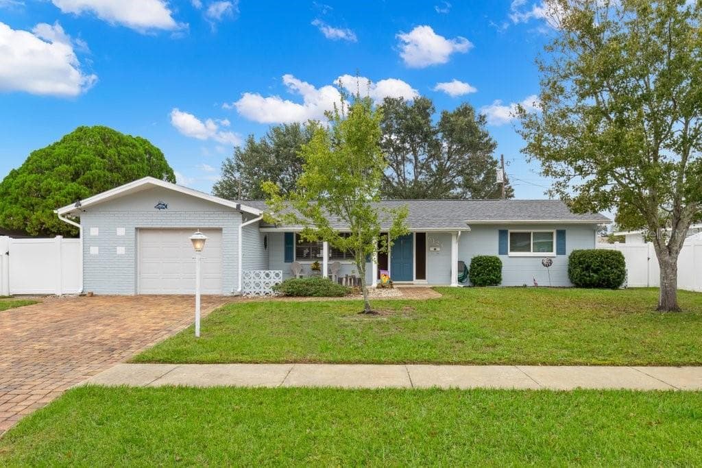 6121 29TH AVENUE N ST PETERSBURG, FL 33710