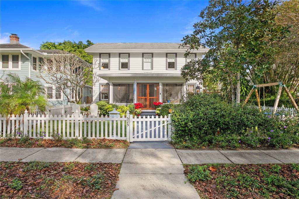 525 26TH AVENUE N ST PETERSBURG, FL 33704