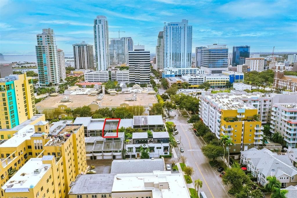 301 2ND STREET N UNIT 10 ST PETERSBURG, FL 33701