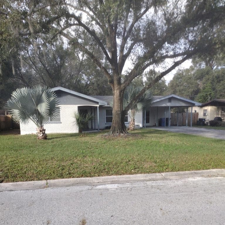815 W 124TH AVENUE TAMPA, FL 33612