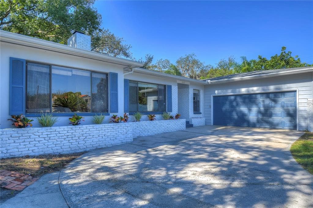 305 S BELLE CLAIRE PLACE TEMPLE TERRACE, FL 33617