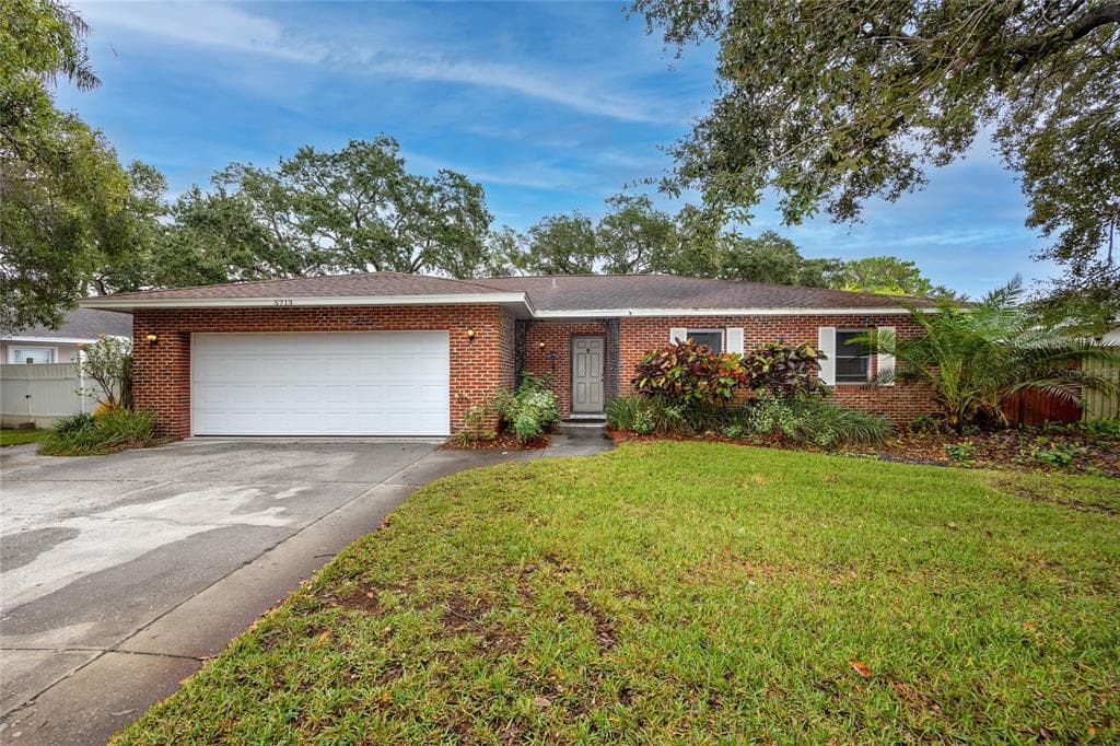 5713 BAY PINES LAKES BOULEVARD ST PETERSBURG, FL 33708
