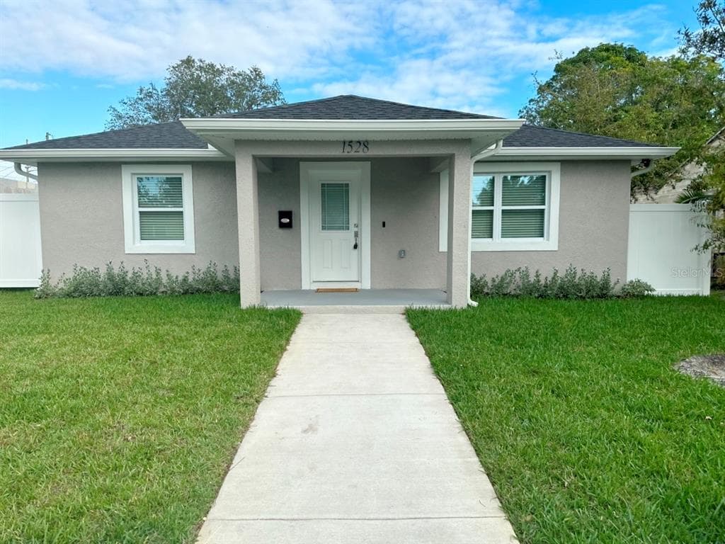 1528 27TH STREET S ST PETERSBURG, FL 33712