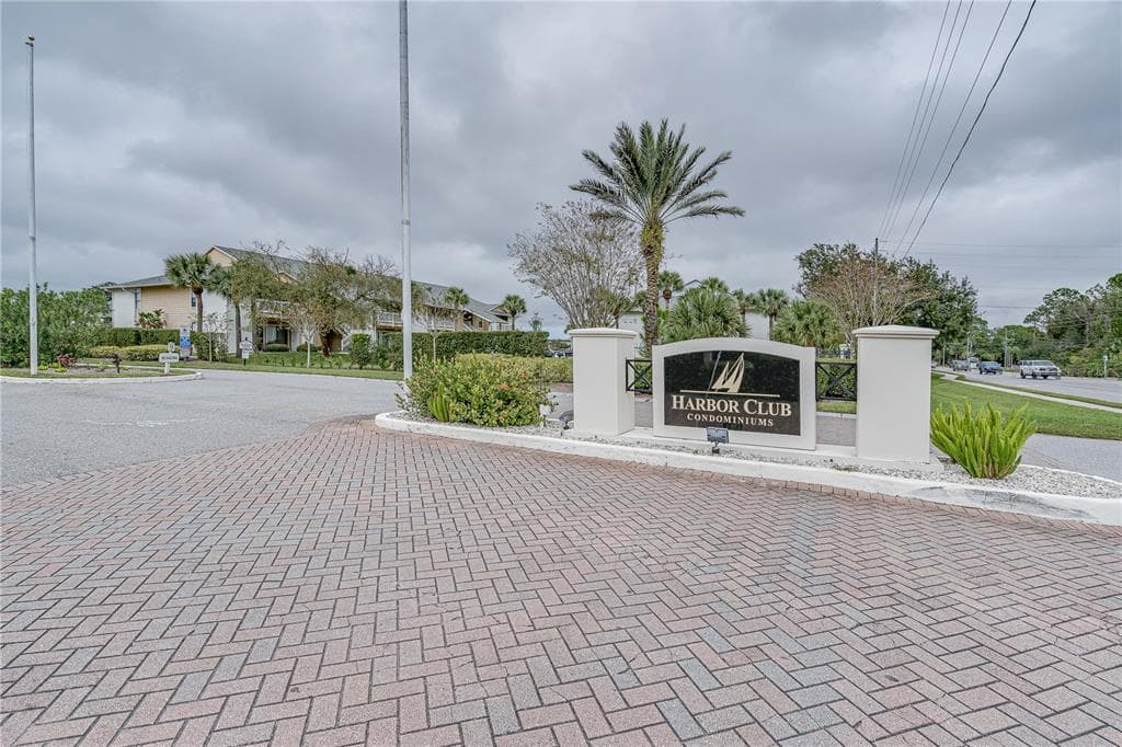 455 ALT 19 S UNIT 184 PALM HARBOR, FL 34683