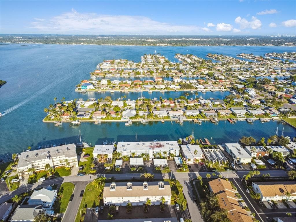 12405 3RD STREET E UNIT 105 TREASURE ISLAND, FL 33706