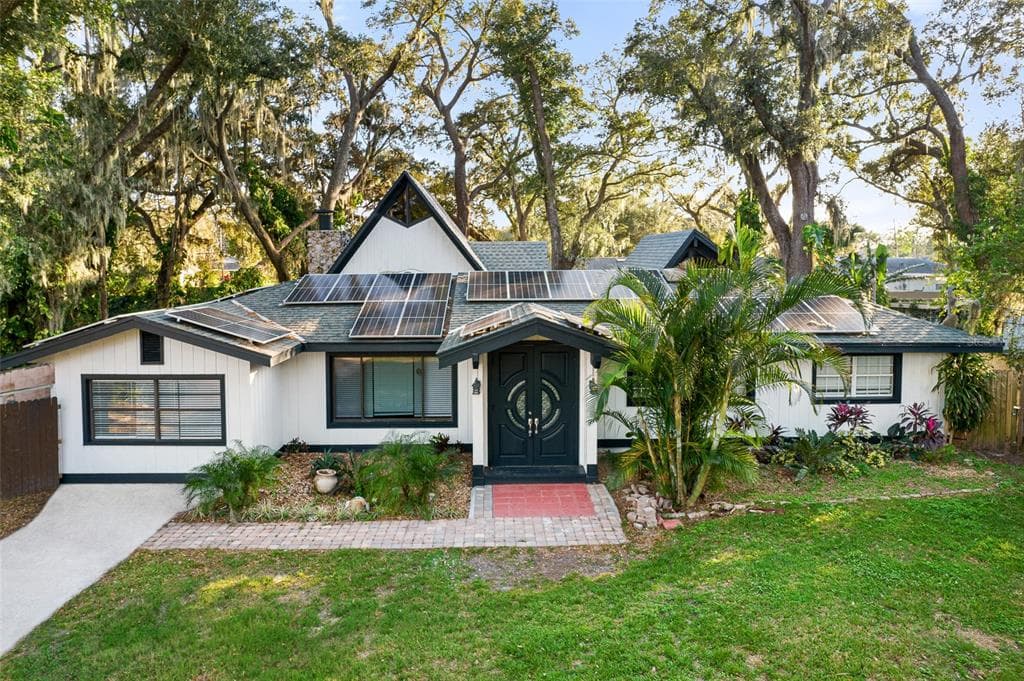4111 LAKE MARIANNA DRIVE WINTER HAVEN, FL 33881