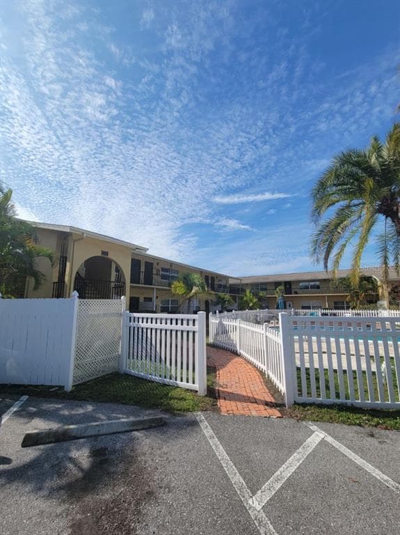 6810 PARK STREET S UNIT 20 SOUTH PASADENA, FL 33707