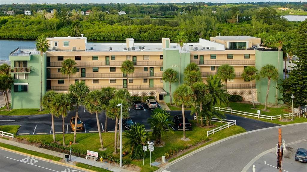 18201 GULF BOULEVARD UNIT 201