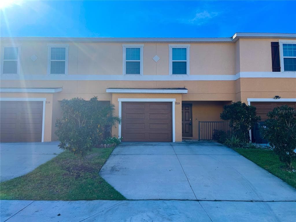 7133 MERLOT SIENNA AVENUE GIBSONTON, FL 33534