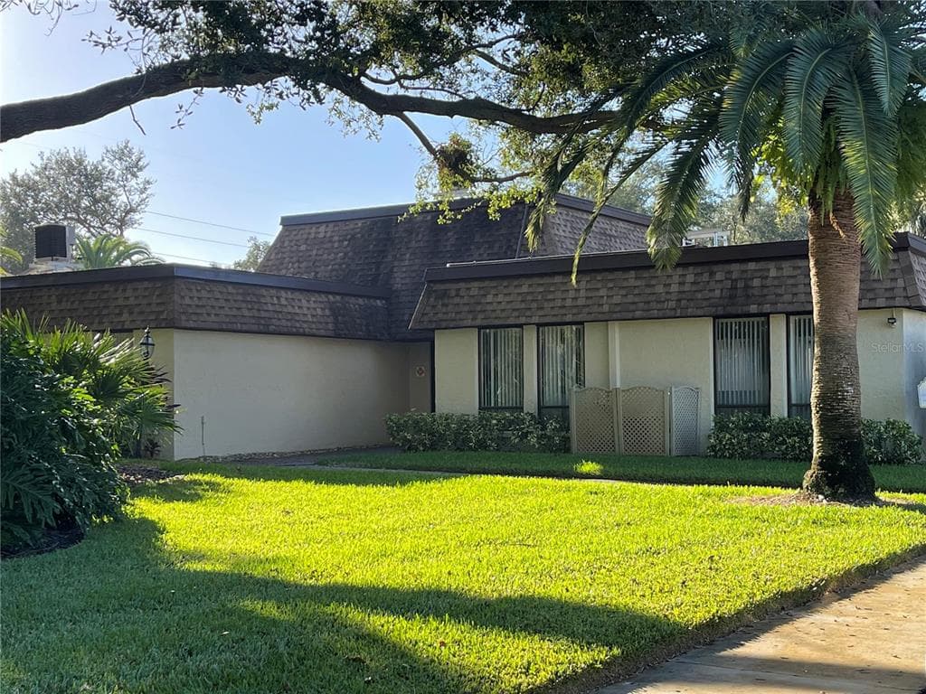 2400 WINDING CREEK BOULEVARD UNIT 17-205 CLEARWATER, FL 33761