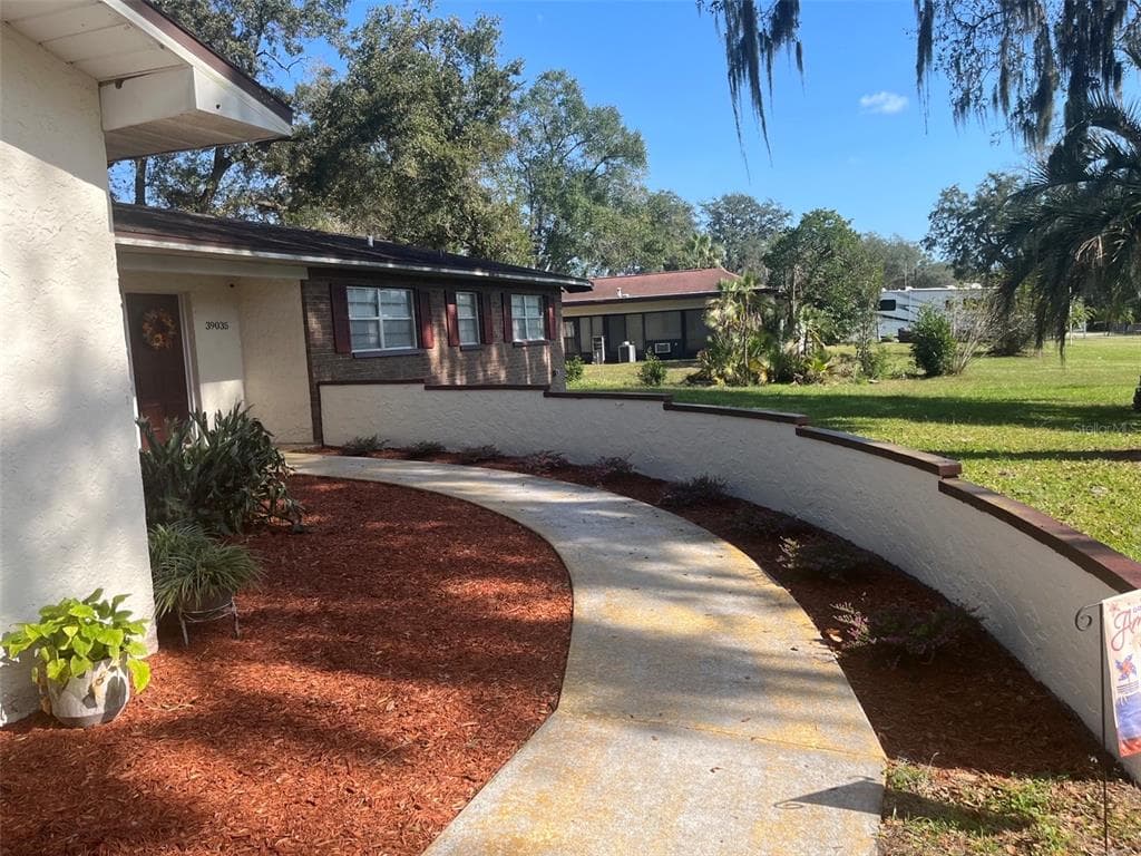 39035 10TH AVENUE ZEPHYRHILLS, FL 33542