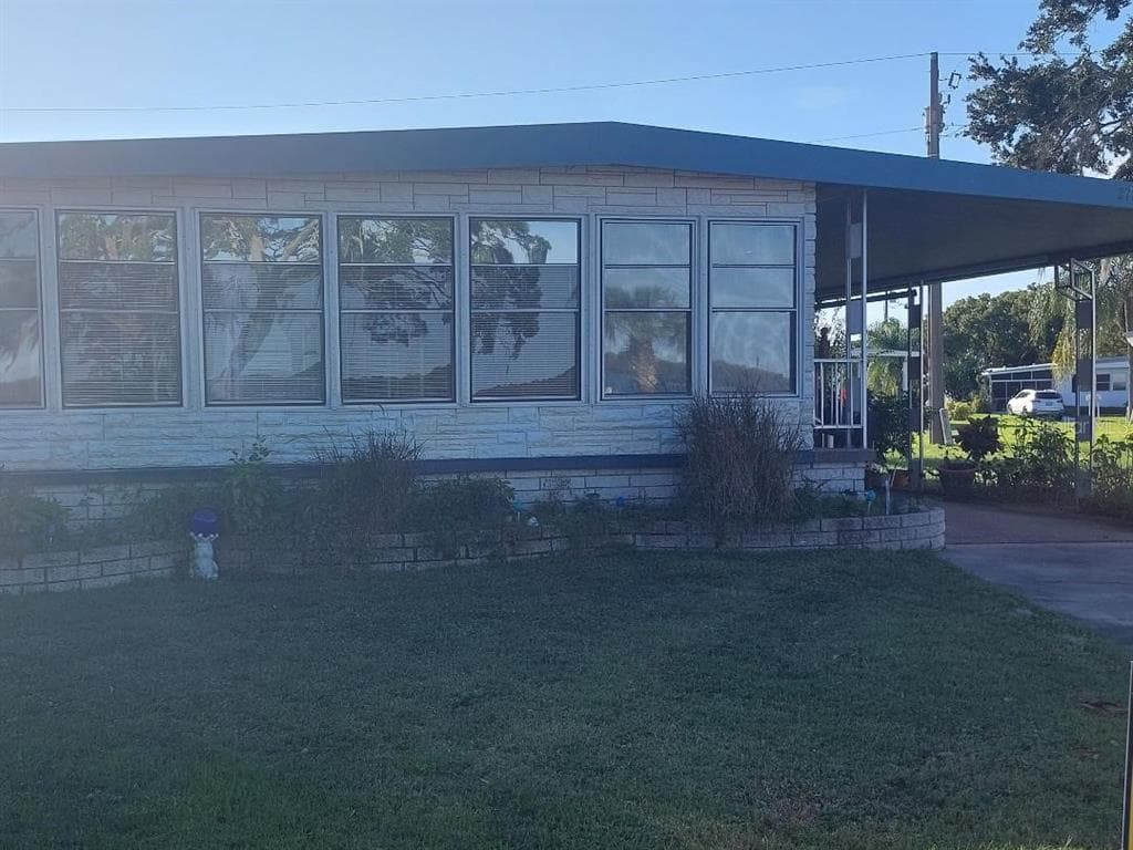 276 BEACH COURT UNIT 43 PALM HARBOR, FL 34684